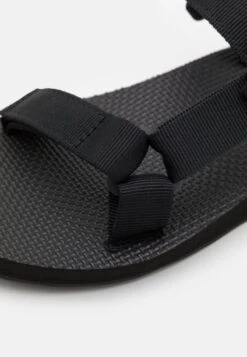Teva UNIVERSAL SLIDE - Trekkingsandale - Black -Teva 6b570ad4d1c648a69d9404a95c7ebda4
